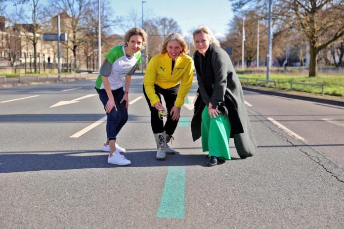 Bei der Ausrichtung der größten niedersächsischen Sportveranstaltung haben sie nachhaltiges Handeln und zukunftsorientierte Umsetzung klar im Fokus. v.l. Elke van Zadel, Vorstandsvorsitzende der ÜSTRA, Stefanie Eichel, eichels: Event und Christine Rettig, stv. Geschäftsführerin des ADAC Niedersachsen/Sachsen-Anhalt