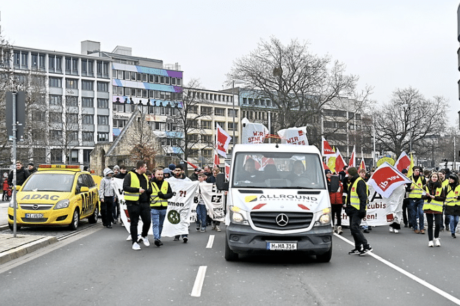 Bildschirm­foto 2023 03 07 um 05.18.18