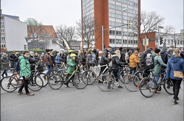 Gemeinsame Demonstration von Fridays For Future – FFF - und ver.di für Klimagerechtigkeit und gesellschaftlichen Wandel