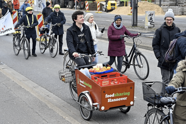 Gemeinsame Demonstration von Fridays For Future – FFF - und ver.di für Klimagerechtigkeit und gesellschaftlichen Wandel