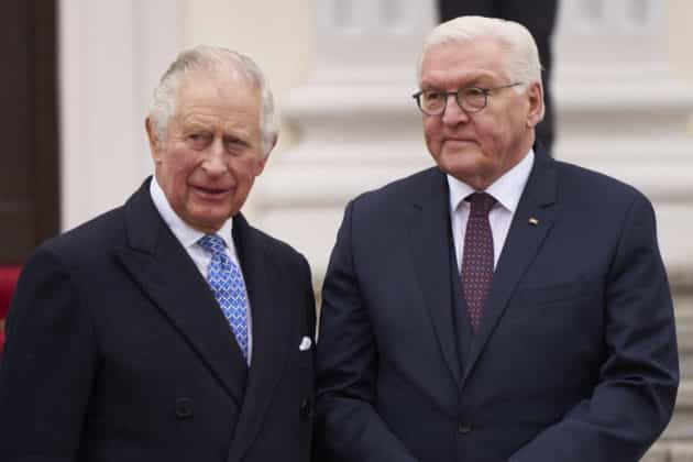 Staatsbesuch von König Charles III. und Königin-Gemahlin Camilla. Bundespräsident Frank-Walter Steinmeier und Elke Büdenbender empfangen König Charles III. und Königin-Gemahlin Camilla des Vereinigten Königreichs im Schloss Bellevue in Berlin © Ulrich Stamm