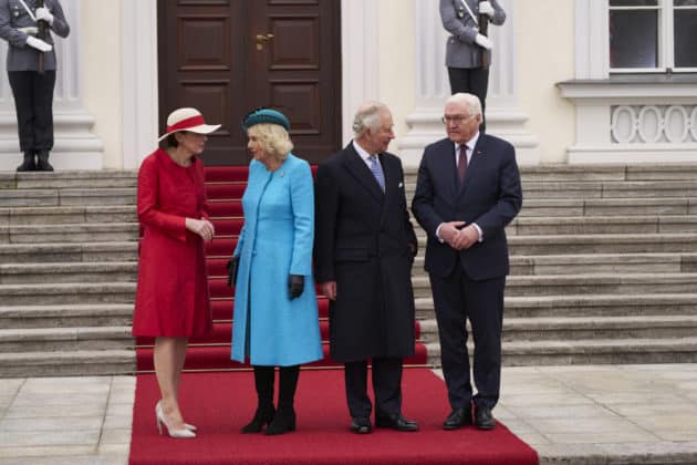 Staatsbesuch von König Charles III. und Königin-Gemahlin Camilla. Bundespräsident Frank-Walter Steinmeier und Elke Büdenbender empfangen König Charles III. und Königin-Gemahlin Camilla des Vereinigten Königreichs im Schloss Bellevue in Berlin © Ulrich Stamm