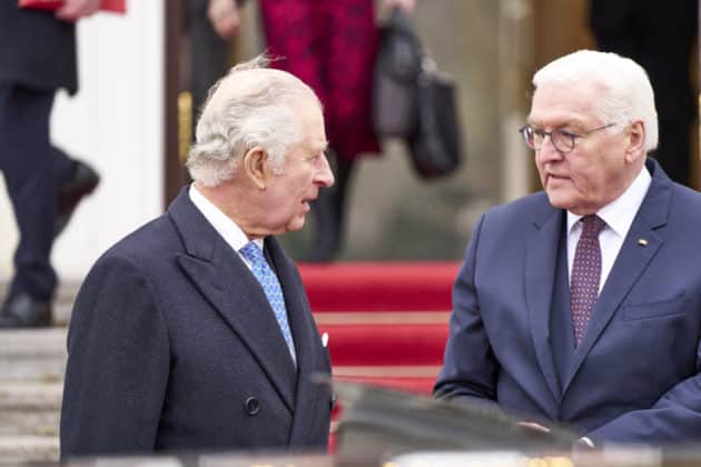 Staatsbesuch von König Charles III. und Königin-Gemahlin Camilla. Bundespräsident Frank-Walter Steinmeier und Elke Büdenbender empfangen König Charles III. und Königin-Gemahlin Camilla des Vereinigten Königreichs im Schloss Bellevue in Berlin © Ulrich Stamm