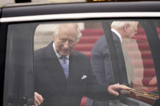 Staatsbesuch von König Charles III. und Königin-Gemahlin Camilla. Bundespräsident Frank-Walter Steinmeier und Elke Büdenbender empfangen König Charles III. und Königin-Gemahlin Camilla des Vereinigten Königreichs im Schloss Bellevue in Berlin © Ulrich Stamm