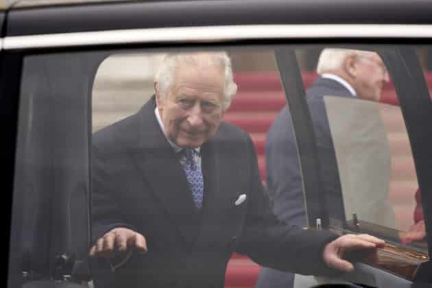 Staatsbesuch von König Charles III. und Königin-Gemahlin Camilla. Bundespräsident Frank-Walter Steinmeier und Elke Büdenbender empfangen König Charles III. und Königin-Gemahlin Camilla des Vereinigten Königreichs im Schloss Bellevue in Berlin © Ulrich Stamm