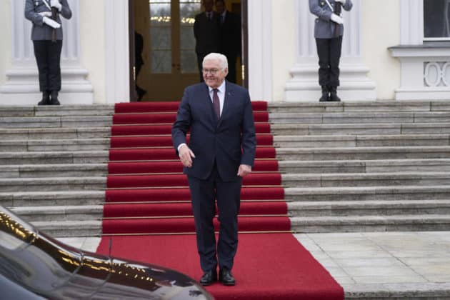 Staatsbesuch von König Charles III. und Königin-Gemahlin Camilla. Bundespräsident Frank-Walter Steinmeier und Elke Büdenbender empfangen König Charles III. und Königin-Gemahlin Camilla des Vereinigten Königreichs im Schloss Bellevue in Berlin © Ulrich Stamm