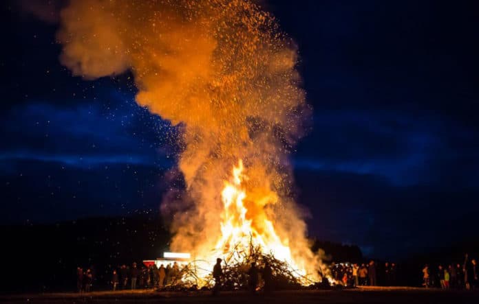 Osterfeuer