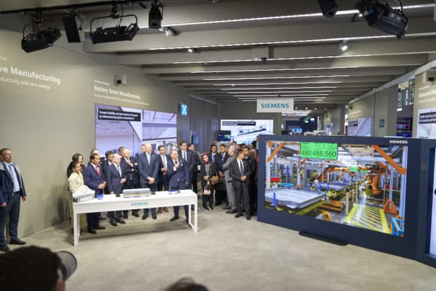 Eröffnungsrundgang auf der HANNOVER MESSE 2023 von Bundeskanzler Olaf Scholz und S. E. Joko Widodo, Präsident der Republik Indonesien am 17.April 2023 © Ulrich Stamm