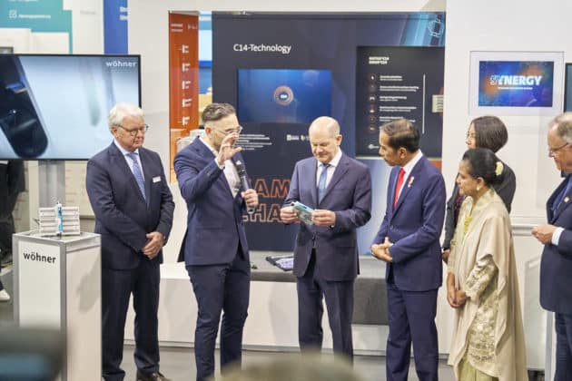 Eröffnungsrundgang auf der HANNOVER MESSE 2023 von Bundeskanzler Olaf Scholz und S. E. Joko Widodo, Präsident der Republik Indonesien am 17.April 2023 © Ulrich Stamm