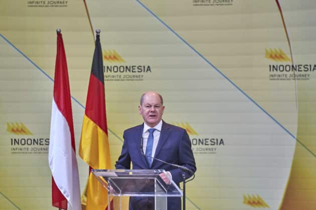 Eröffnungsrundgang auf der HANNOVER MESSE 2023 von Bundeskanzler Olaf Scholz und S. E. Joko Widodo, Präsident der Republik Indonesien am 17.April 2023 © Ulrich Stamm