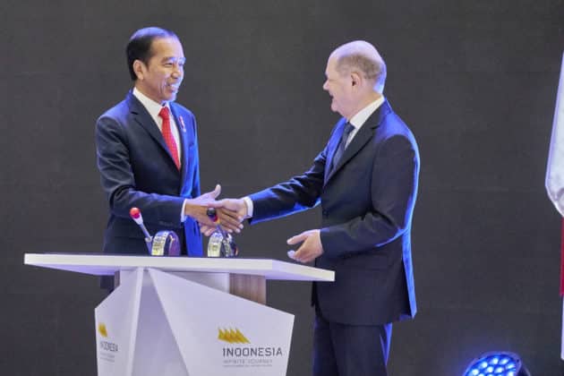 Eröffnungsrundgang auf der HANNOVER MESSE 2023 von Bundeskanzler Olaf Scholz und S. E. Joko Widodo, Präsident der Republik Indonesien am 17.April 2023 © Ulrich Stamm