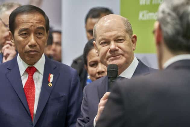 Eröffnungsrundgang auf der HANNOVER MESSE 2023 von Bundeskanzler Olaf Scholz und S. E. Joko Widodo, Präsident der Republik Indonesien am 17.April 2023 © Ulrich Stamm