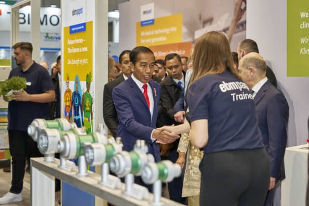 Eröffnungsrundgang auf der HANNOVER MESSE 2023 von Bundeskanzler Olaf Scholz und S. E. Joko Widodo, Präsident der Republik Indonesien am 17.April 2023 © Ulrich Stamm