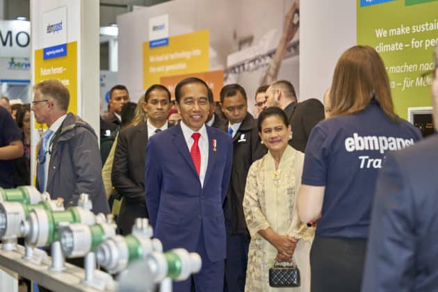 Eröffnungsrundgang auf der HANNOVER MESSE 2023 von Bundeskanzler Olaf Scholz und S. E. Joko Widodo, Präsident der Republik Indonesien am 17.April 2023 © Ulrich Stamm