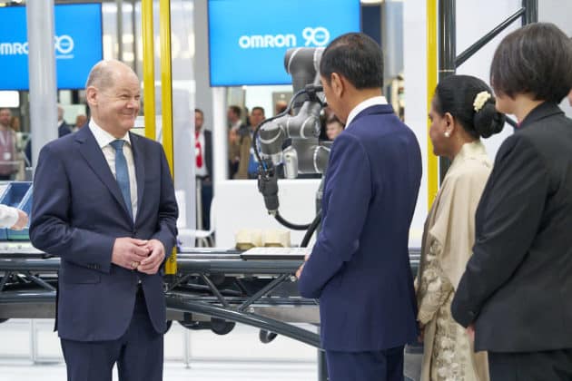 Eröffnungsrundgang auf der HANNOVER MESSE 2023 von Bundeskanzler Olaf Scholz und S. E. Joko Widodo, Präsident der Republik Indonesien am 17.April 2023 © Ulrich Stamm