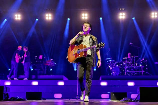 Johannes Oerding auf Plan A Tour 2023 in der ZAG Arena in Hannover © Ulrich Stamm