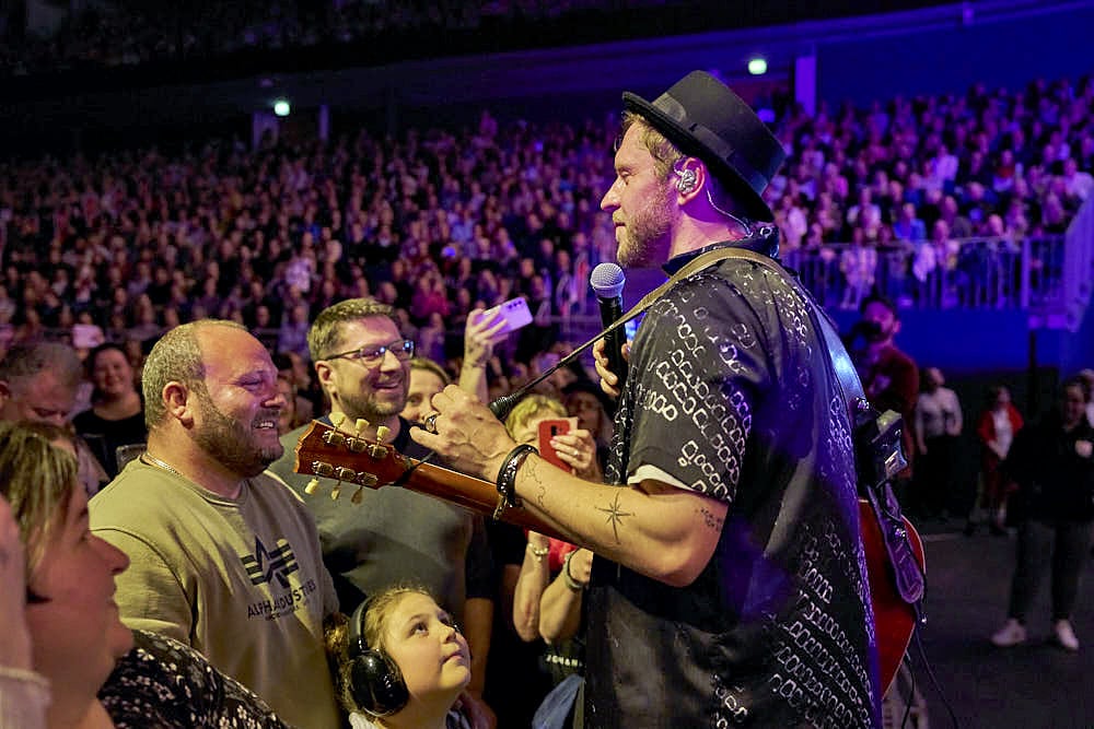 Johannes Oerding auf Plan A Tour 2023 in der ZAG Arena in Hannover © Ulrich Stamm