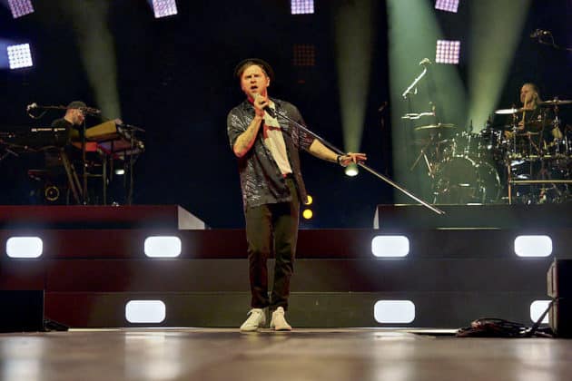 Johannes Oerding auf Plan A Tour 2023 in der ZAG Arena in Hannover © Ulrich Stamm