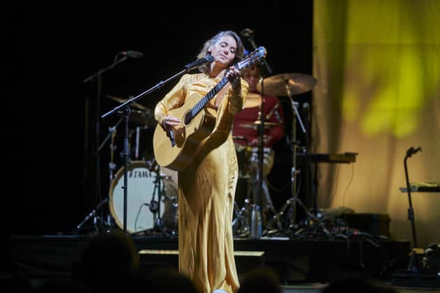 Katie Melua bei deutschen Auftakt ihrer "Love & Money" Tour 2023 im ausverkauften Theater am Aegi in Hannover am 15.April 2023 © Ulrich Stamm