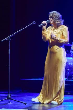 Katie Melua bei deutschen Auftakt ihrer "Love & Money" Tour 2023 im ausverkauften Theater am Aegi in Hannover am 15.April 2023 © Ulrich Stamm