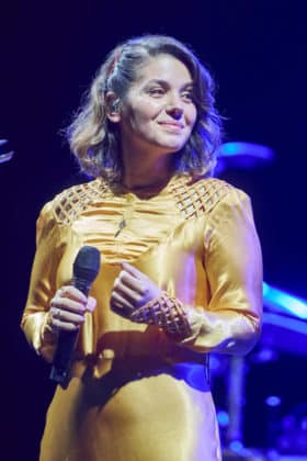 Katie Melua bei deutschen Auftakt ihrer "Love & Money" Tour 2023 im ausverkauften Theater am Aegi in Hannover am 15.April 2023 © Ulrich Stamm