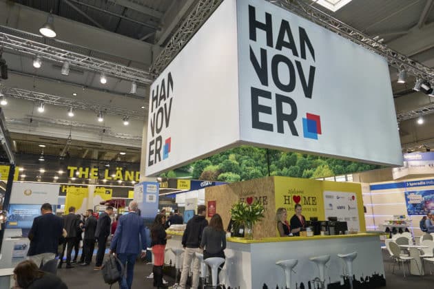 Ukrainische Delegation aus Mykolaiw besucht mit Bürgermeister Oleksandr Syenkevych die HANNOVER MESSE 2023 in Begleitung von Oberbürgermeister Belit Onay © Ulrich Stamm
