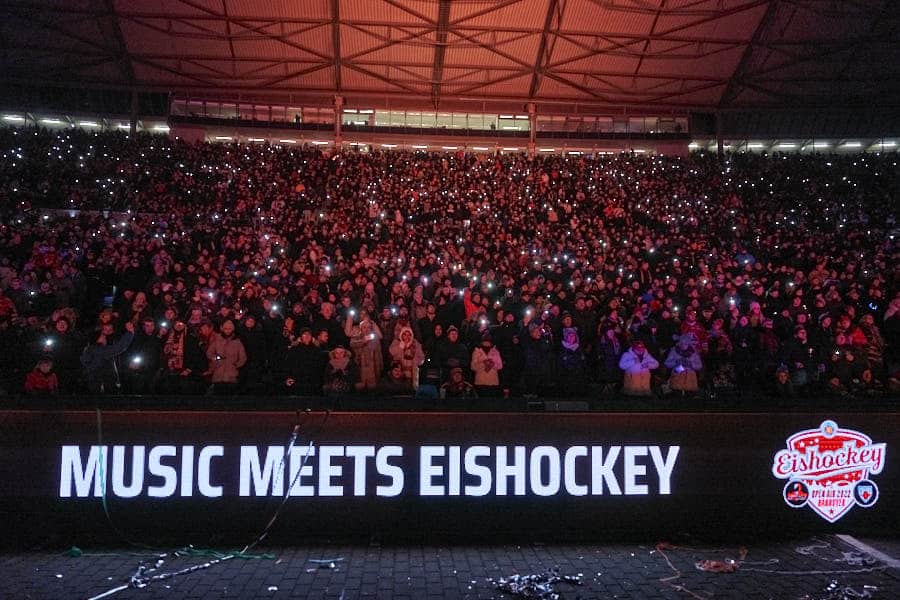 Music Meets Eishockey in der Heinz von Heiden Arena © Ulrich Stamm