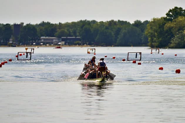 Drachenbootrennen auf dem Maschsee in Hannover beim Drachenbootfestival 2023 © Ulrich Stamm