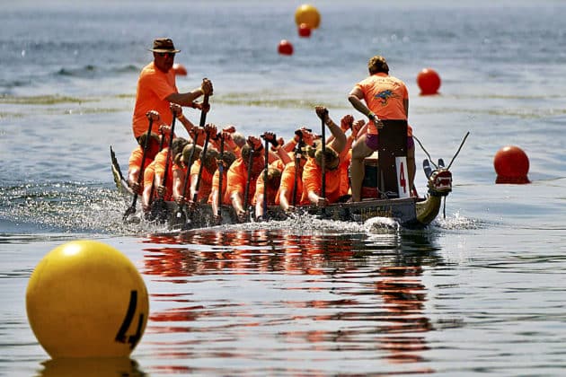 Drachenbootrennen auf dem Maschsee in Hannover beim Drachenbootfestival 2023 © Ulrich Stamm