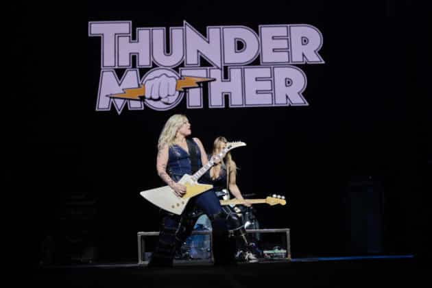 Thundermother als Support der Scorpions auf ihrer Rock Believer World Tour 2023 - ZAG Arena in Hannover am 19.05.2023 © Ulrich Stamm