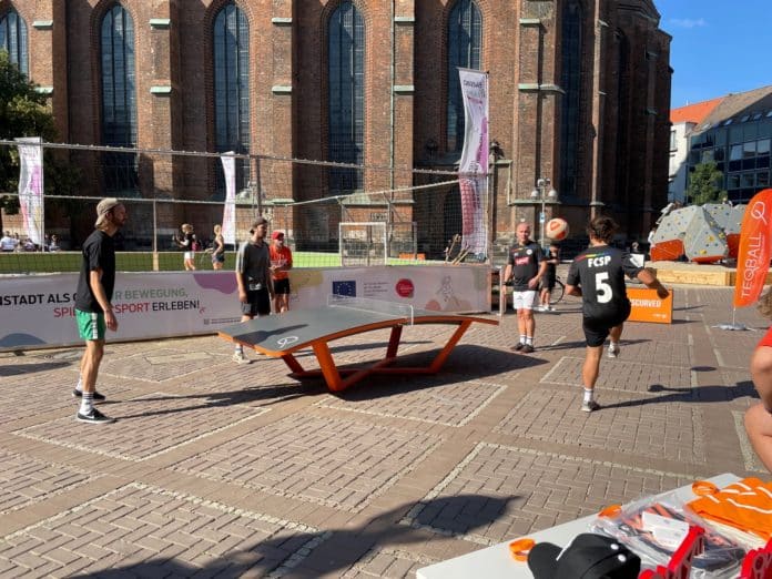 Teqball vor der Marktkirche © LHH