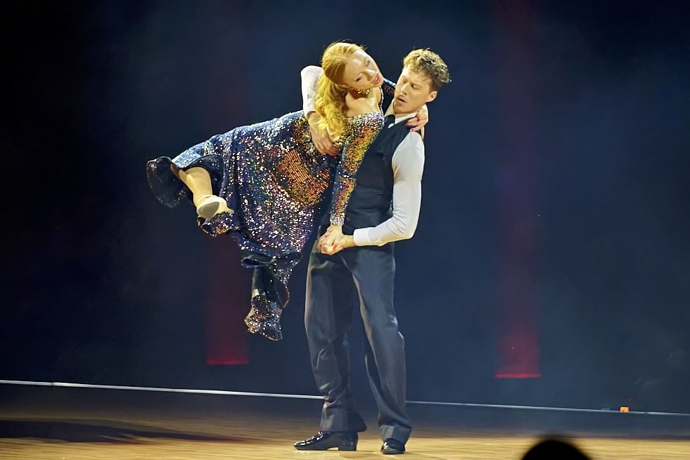 Let's Dance 2023 in der ausverkauften ZAG Arena in Hannover am 01.12.2023 © Ulrich Stamm