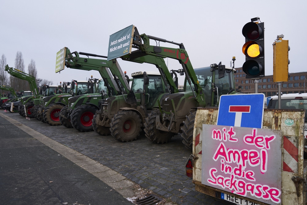 Protest der Landwirte und Bauern der Region Hannover und aus Niedersachsen in der Innenstadt von Hannover und am Landtagsgebäude am 11.01.2024 © Ulrich Stamm