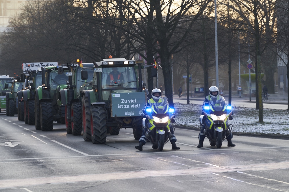 Protest der Landwirte und Bauern der Region Hannover und aus Niedersachsen in der Innenstadt von Hannover und am Landtagsgebäude am 11.01.2024 © Ulrich Stamm