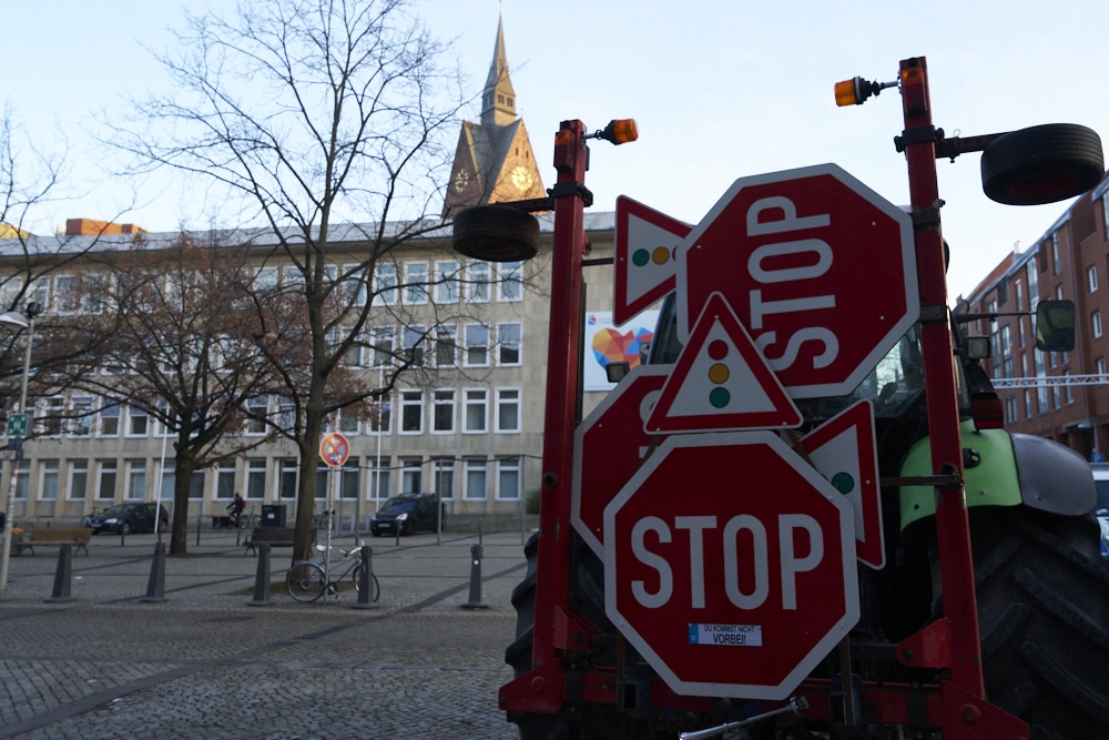 Protest der Landwirte und Bauern der Region Hannover und aus Niedersachsen in der Innenstadt von Hannover und am Landtagsgebäude am 11.01.2024 © Ulrich Stamm