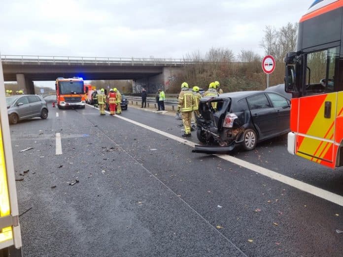 Verkehrsunfall auf dem Messeschnellweg