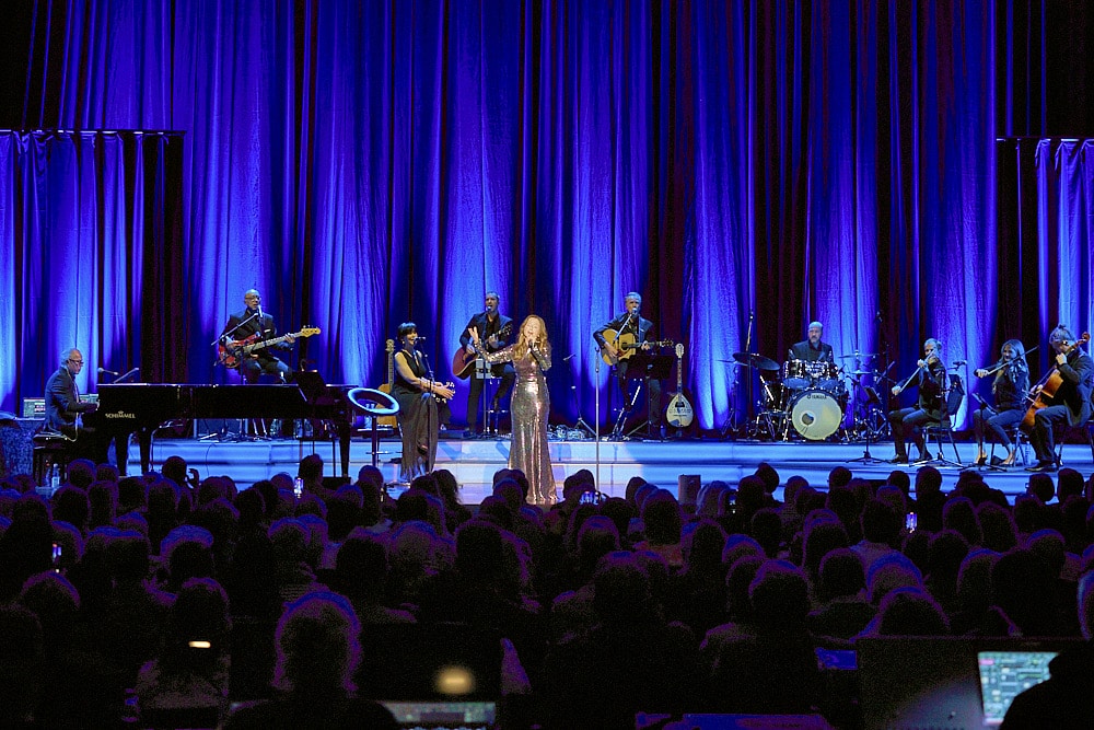 Vicky Leandros auf ihrer Abschiedstournee "Ich liebe das Leben"im Kuppelsaal in Hannover am 15.03.2024 - Kuppelsaal in Hannover am 15.03.2024 © Ulrich Stamm