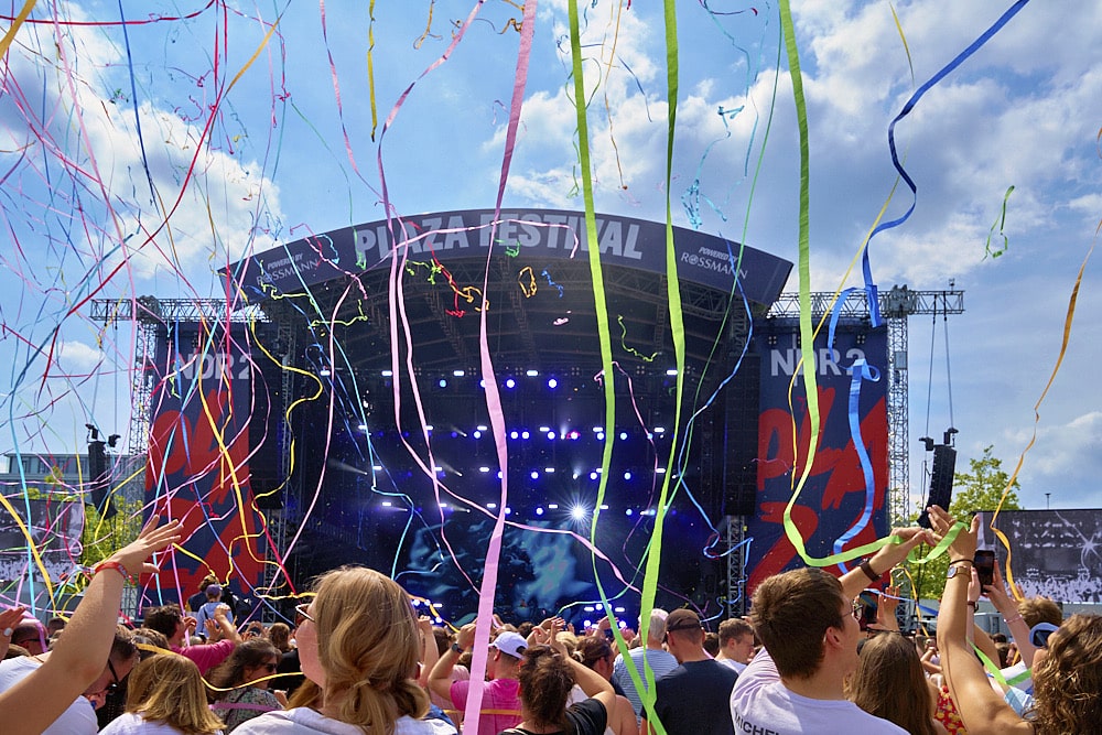 Alle Farben beim NDR2 Plaza Festival in Hannover am 1.Juni 2024 © Ulrich Stamm