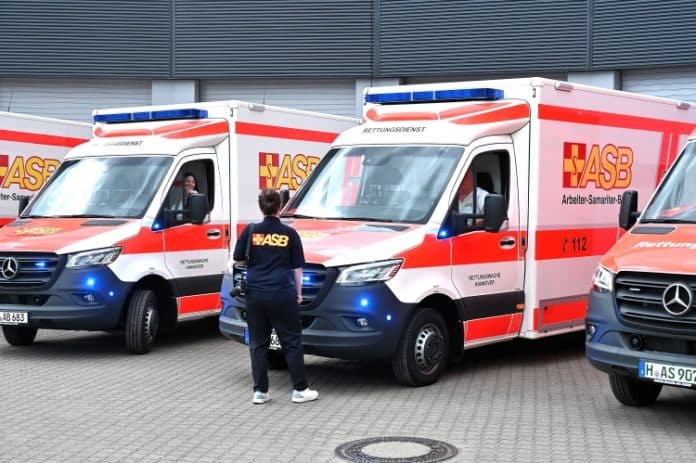 40 Jahre ASB am Standort in der Petersstraße – Festakt zum Jubiläum mit symbolischer Taufe von zehn neuen Rettungswagen