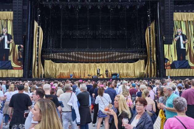 Georg Stengel als Support von Roland Kaiser auf dessen Tournee 50 Jahre - 50 Hits - Die große Tournee zum 50. Bühnenjubiläum - Heinz von Heiden Arena in Hannover / Niedersachsen / Deutschland am 21.06.24 © Ulrich Stamm