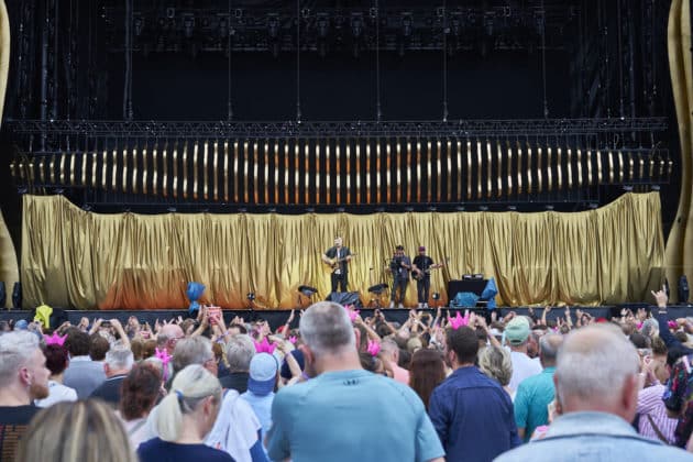 Georg Stengel als Support von Roland Kaiser auf dessen Tournee 50 Jahre - 50 Hits - Die große Tournee zum 50. Bühnenjubiläum - Heinz von Heiden Arena in Hannover / Niedersachsen / Deutschland am 21.06.24 © Ulrich Stamm