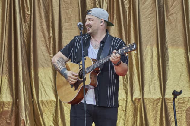 Georg Stengel als Support von Roland Kaiser auf dessen Tournee 50 Jahre - 50 Hits - Die große Tournee zum 50. Bühnenjubiläum - Heinz von Heiden Arena in Hannover / Niedersachsen / Deutschland am 21.06.24 © Ulrich Stamm