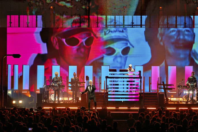 Pet Shop Boys mit der Dreamworld-The Greatest Hits Live Tour 2024 in Hannover am 29.06.2024 © Ulrich Stamm