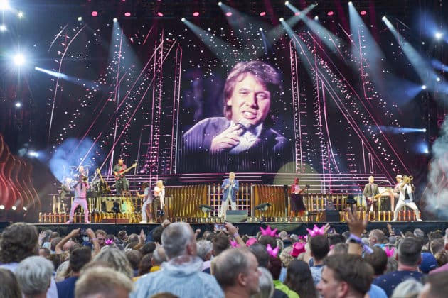 Roland Kaiser mit seiner Tournee 50 Jahre - 50 Hits - Die große Tournee zum 50. Bühnenjubiläum - Heinz von Heiden Arena in Hannover / Niedersachsen / Deutschland am 21.06.24 © Ulrich Stamm