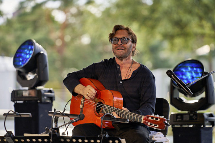 Al Di Meola Trio beim Sommerfestival 2024 BEATS, BAND und BEACH in der Autostadt Wolfsburg - Autostadt in Wolfsburg am 24.07.24 © Ulrich Stamm