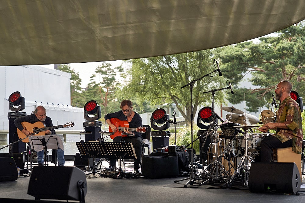 Al Di Meola Trio beim Sommerfestival 2024 BEATS, BAND und BEACH in der Autostadt Wolfsburg - Autostadt in Wolfsburg am 24.07.24 © Ulrich Stamm