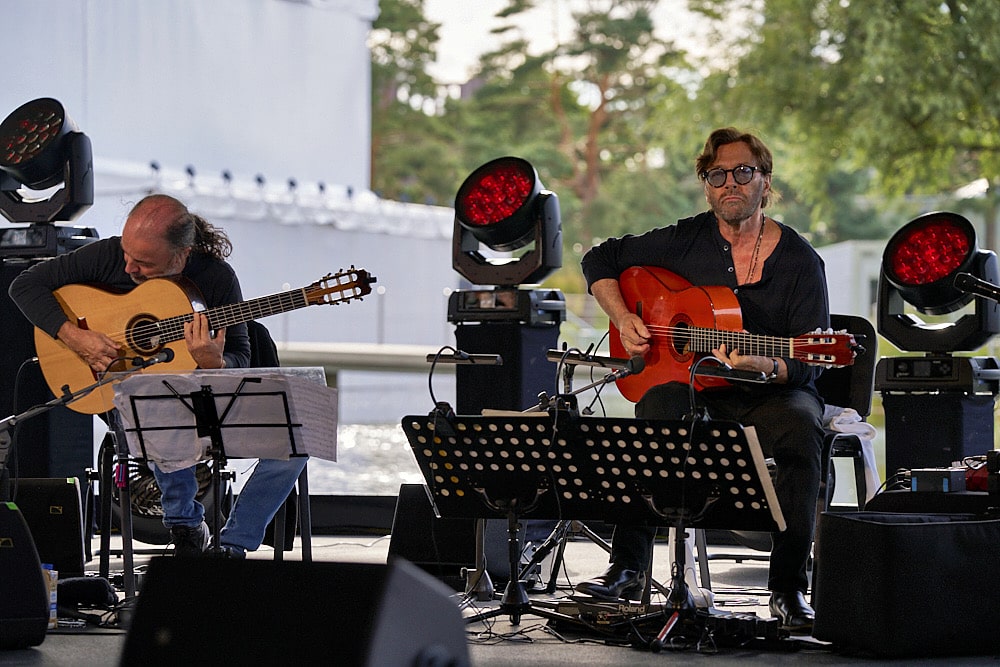 Al Di Meola Trio beim Sommerfestival 2024 BEATS, BAND und BEACH in der Autostadt Wolfsburg - Autostadt in Wolfsburg am 24.07.24 © Ulrich Stamm