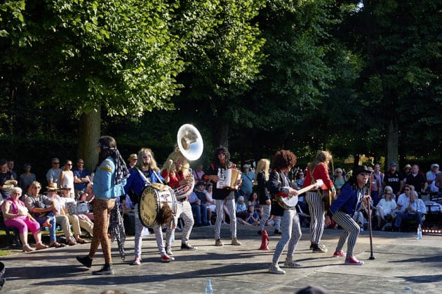 Vorpremiere zum Kleinen Fest in den Herrenhäuser Gärten unter der neuen künstlerischen Leitung von Casper de Vries - Herrenhäuser Gärten in Hannover am 09.07.24 © Ulrich Stamm