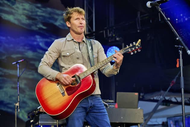 James Blunt spielt das finale Konzert des Sommerfestival 2024 in der Autostadt Wolfsburg am 4.August 2024 - Autostadt in Wolfsburg © Ulrich Stamm