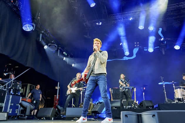 James Blunt spielt das finale Konzert des Sommerfestival 2024 in der Autostadt Wolfsburg am 4.August 2024 - Autostadt in Wolfsburg © Ulrich Stamm